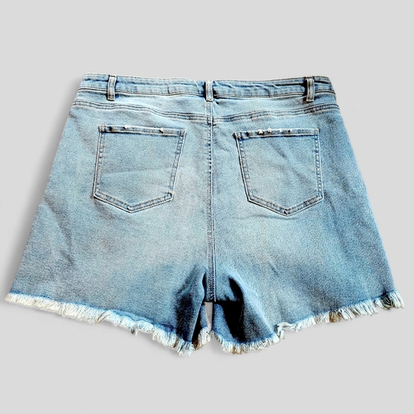 Time And TRU Denim Blue Women's Shorts Size 20 - Picture 2 of 9